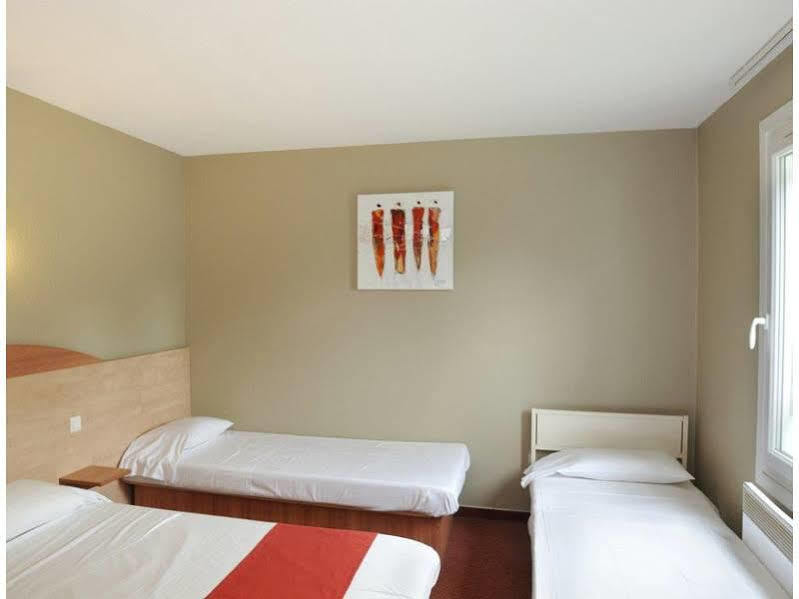Kyriad Direct Orleans - La Chapelle St Mesmin Εξωτερικό φωτογραφία